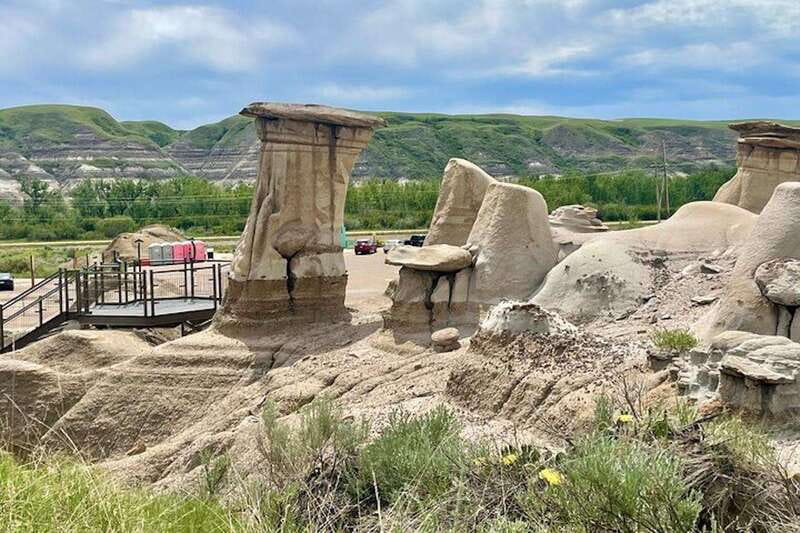 Day of Dinosaurs and Hoodoos From Calgary to the Badlands - The world’s largest dinosaur