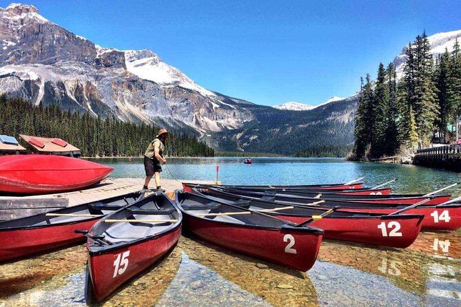 Day Trip: Lake Louise, Moraine Lake, Emerald Lake, Banff - Lake Louise gives you the classic Rocky Mountain view