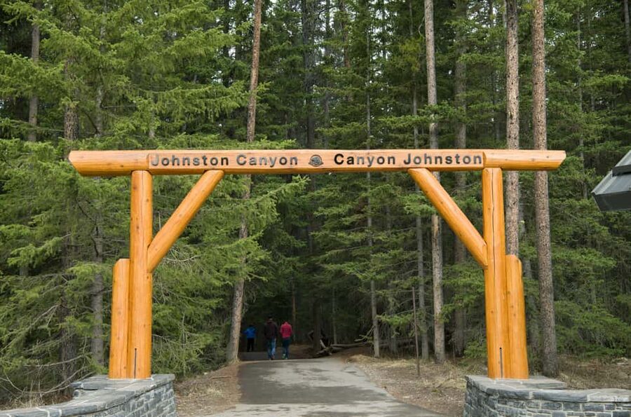 Deep Day Tour to Peyto, Moraine, Louise Lakes, J. Canyon... - Is $123 a fair price?