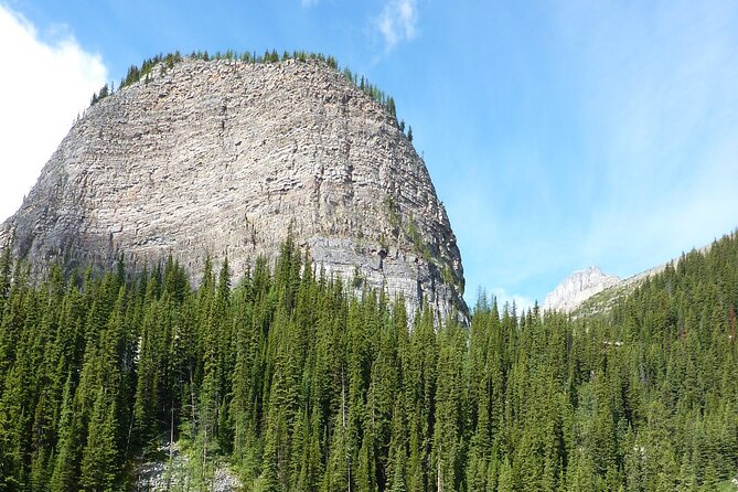 Discover the Lake Agnes Tea House Trail with an Audio Nature Tour - Mirror Lake and Big Beehive Peak