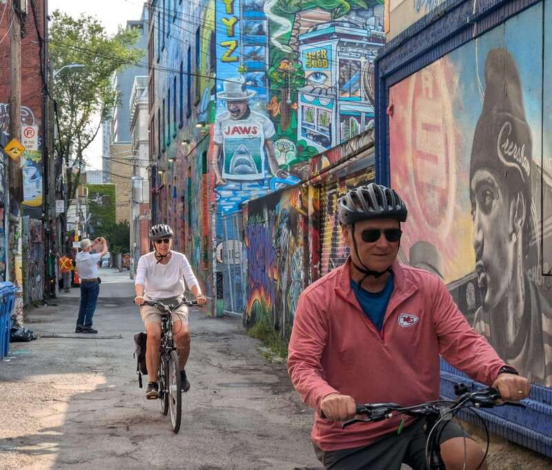 E-bike through Toronto's Dynamic Neighbourhoods - Key points at a glance