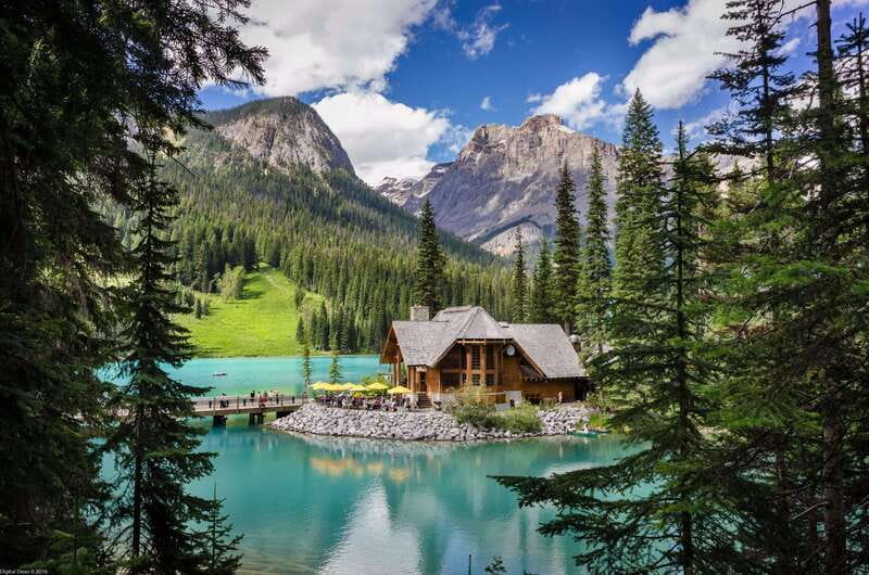 Emerald Lake, Moraine, Louise, Johnston Canyon & Banff Town - Lake Louise: 50 minutes of classic scenery