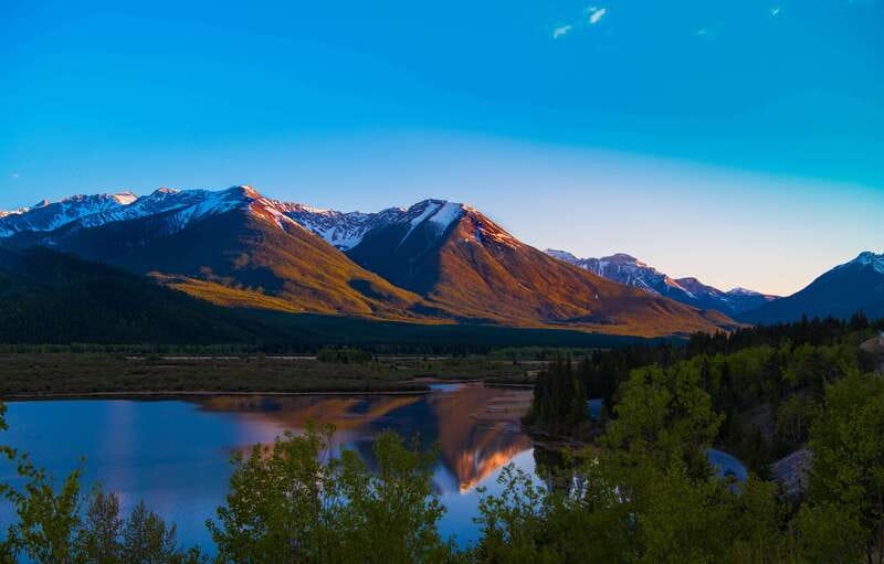 From Banff/Canmore: Deep 1 Day Tour in Banff National Park - Cascades of Time Garden, a small stop with a different mood