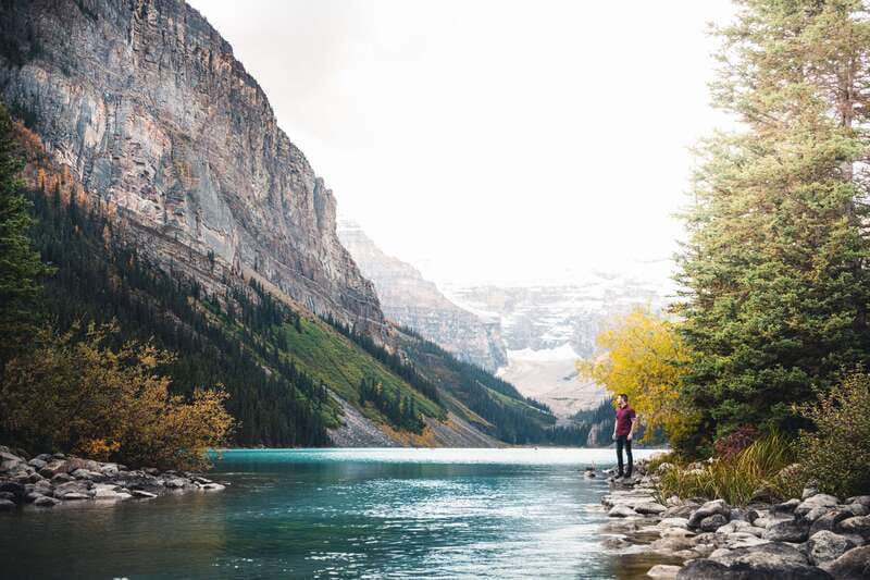 From Banff: Lake Louise and Moraine Lake Sightseeing Tour - Local guides are the strongest part of the outing