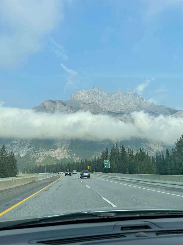 From Calgary: Banff, Moraine Lake and Lake Louise Tour - Guide quality and the cramped-van question