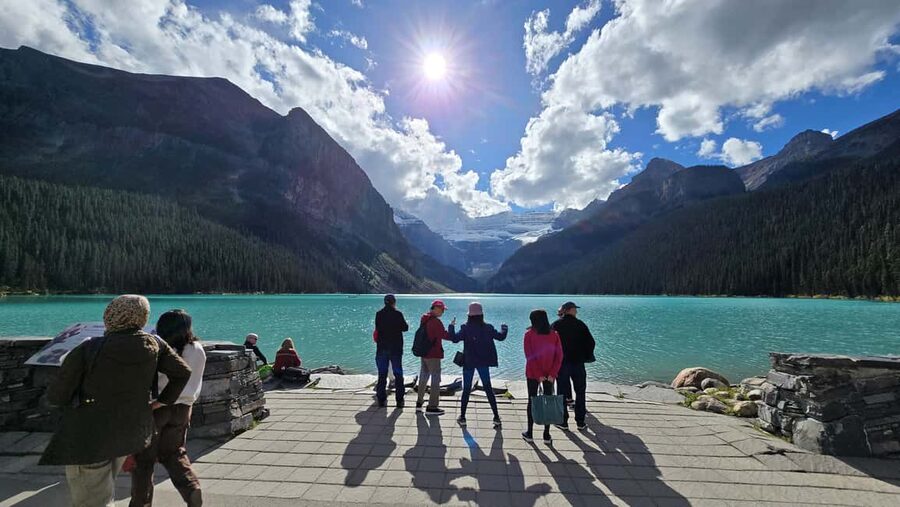 From Calgary/Banff: Moraine Lake & Lake Louise Half-Day Tour - Key points to know before booking