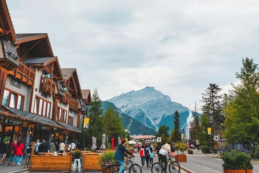 From Calgary: Explore 4 Stunning Lakes in Banff & Yoho - Natural Bridge breaks up the lake circuit
