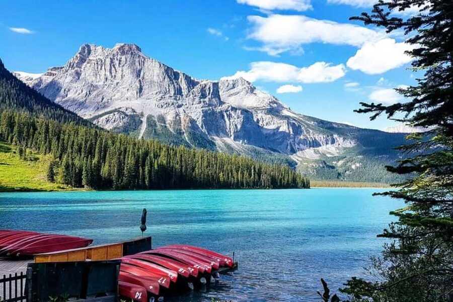 From Calgary: Explore 4 Stunning Lakes in Banff & Yoho - What the small-group format adds