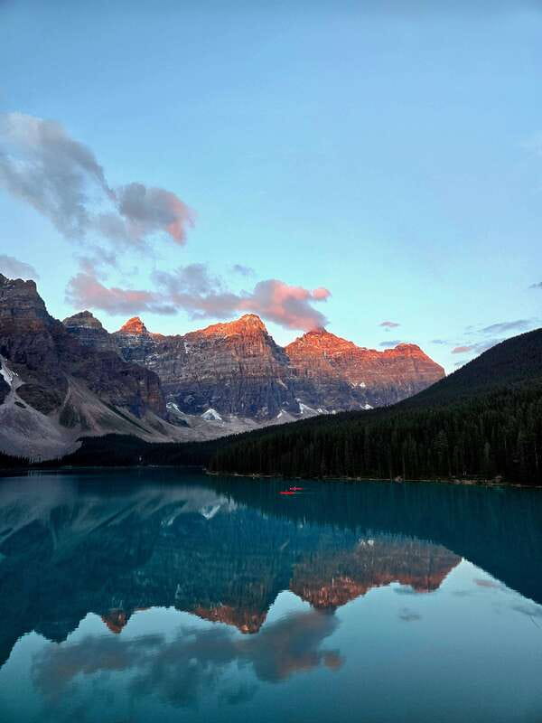 From Canmore/Banff: Moraine Lake Sunrise & Lake Louise Tour - Lake Louise after the morning light