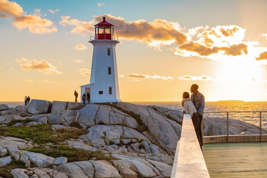 From Halifax: Peggy's Cove Bus Tour - Your 100 minutes in the village