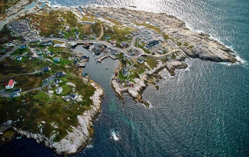 From Halifax: Peggy's Cove Bus Tour - The optional Amos Pewter workshop