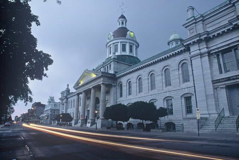From Montreal: Kingston City Day Trip & 1000 Island Cruise - From central Montreal to Kingston by road