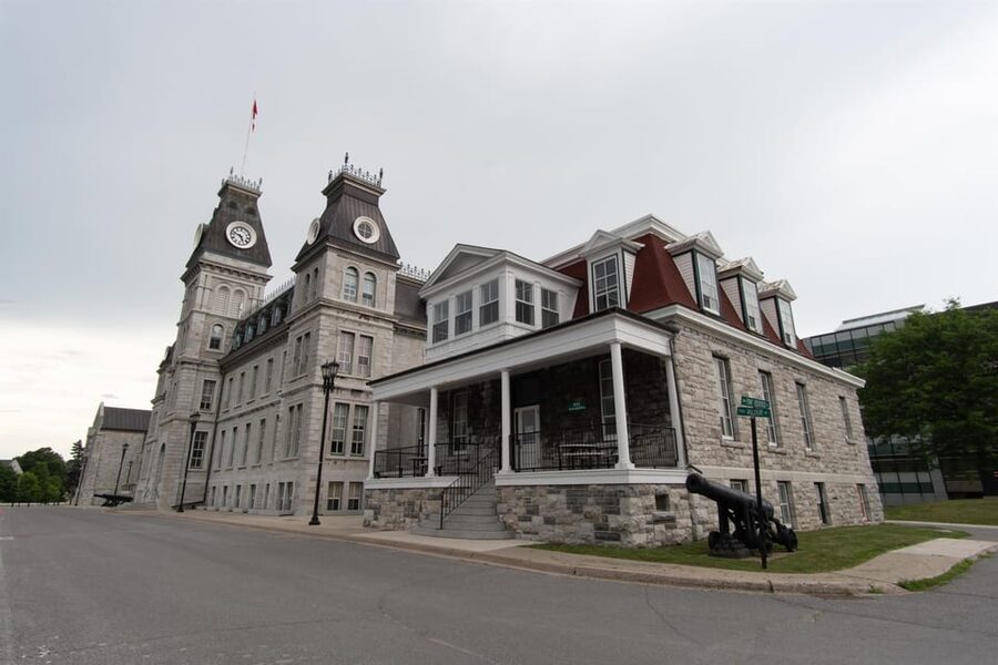 From Montreal: Kingston City Day Trip & 1000 Island Cruise - Comfort, pace, and what to bring