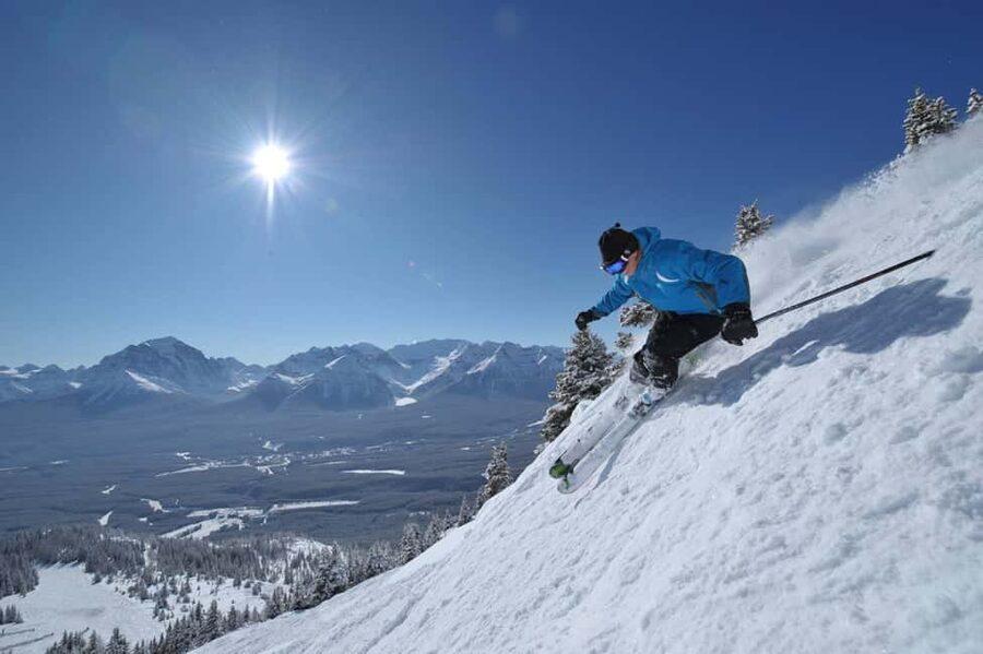 From Montréal: Mont-Tremblant 1-Day Tour - Saint-Sauveur and its old Quebec character