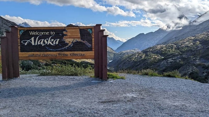From Skagway: Yukon Sled Dog Mushing & White Pass Combo - Skagway to White Pass on the Klondike Highway