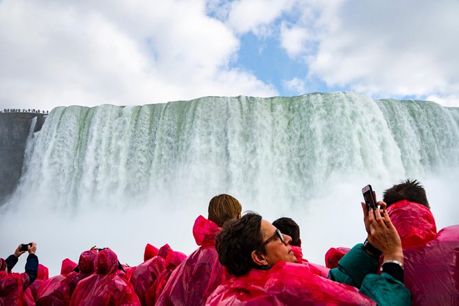 FROM TORONTO: Niagara Day Tour w/ Niagara on the Lake & Boat Ride - The Niagara River Parkway and quick roadside stops
