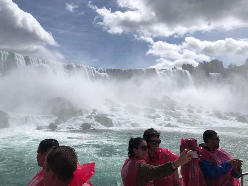 From Toronto: Niagara Falls Full-Day Tour - Maple Leaf Place, maple tasting, and a commercial pause
