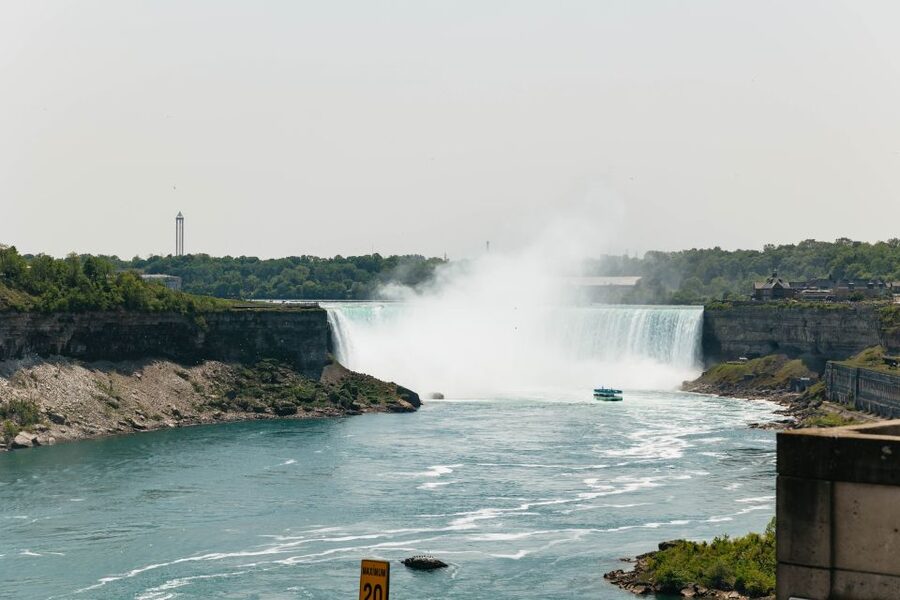From Toronto: Niagara Falls + Winery, Cruise, & Lunch Option - How the schedule feels over ten hours