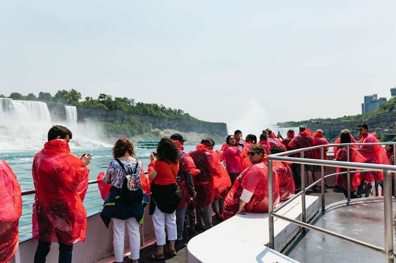 From Toronto: Niagara Falls + Winery, Cruise, & Lunch Option - A short winery stop with modest expectations