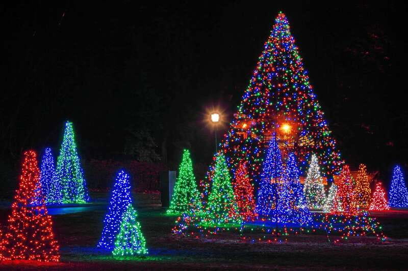 From Toronto: Winter Festival of Lights Niagara Falls Tour - Journey Behind the Falls: worth adding?