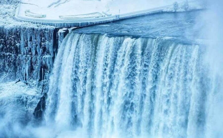 From Toronto: Winter Wonder of Niagara Falls Tour - A short look at Niagara-on-the-Lake