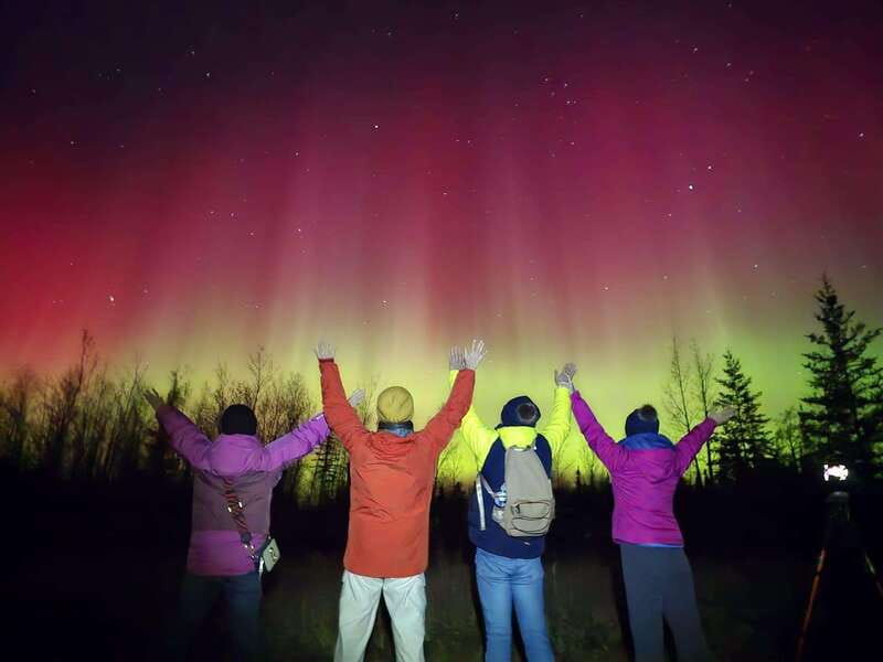 From Yellowknife: Aurora Borealis Tour with Cozy Cabin Base - Fish Chowder, Bannock, and Hot Drinks