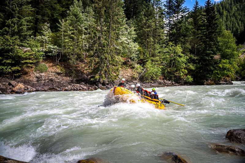 Golden, BC: Kicking Horse River Whitewater Raft Experience - Getting back, getting warm, and changing clothes
