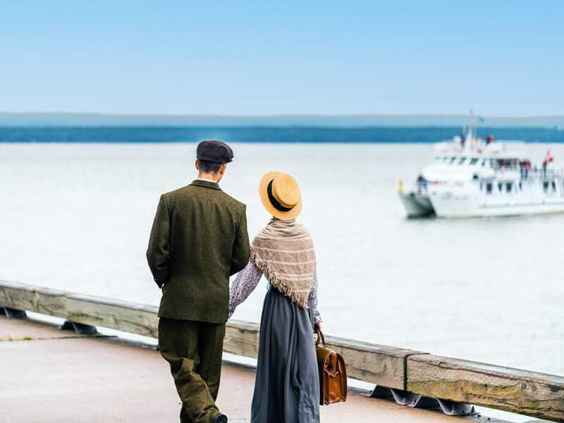 Grosse-Île: Irish Immigrant Memorial Cruise & Tour - Arriving at the former quarantine station