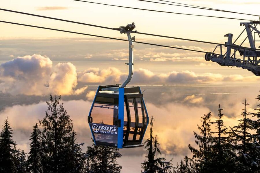 Grouse Mountain, Capilano Bridge & Fish Hatchery Tour - Riding the gondola to Grouse Mountain