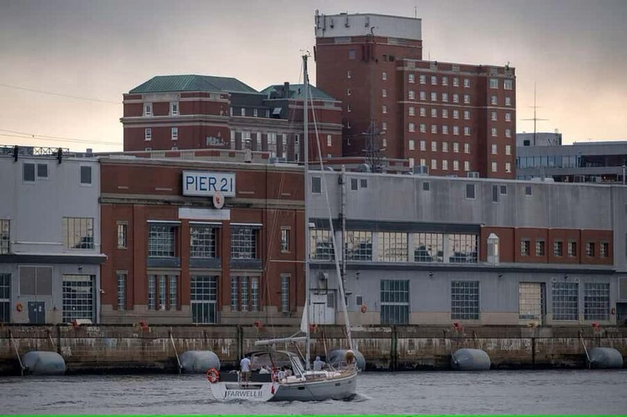 Halifax: Best of Halifax Harbour Tour - A guide who keeps the history easy to follow
