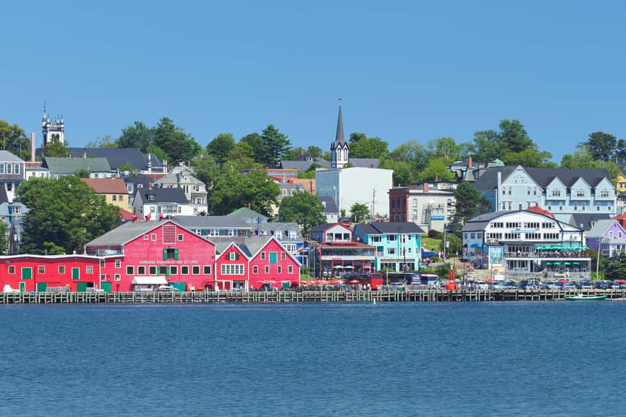 Halifax: Lunenburg and Mahone Bay Private Tour - Lunenburg: colorful buildings and working-waterfront character