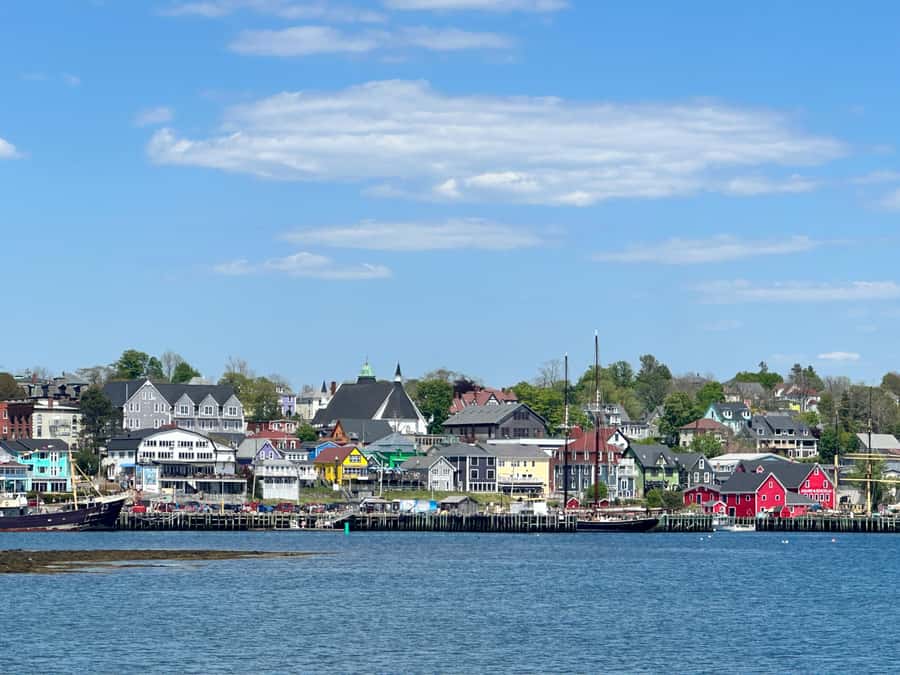 Halifax: Lunenburg and Mahone Bay Private Tour - A private driver makes the clock easier
