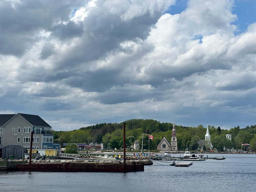 Halifax: Lunenburg and Mahone Bay Private Tour - How much value do you get for $336?