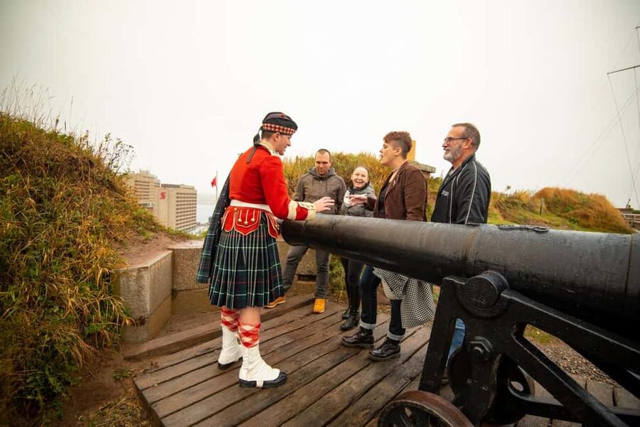 Halifax: Peggy's Cove, Citadel and Titanic Cemetery Tour - Guides, group size, and the human side