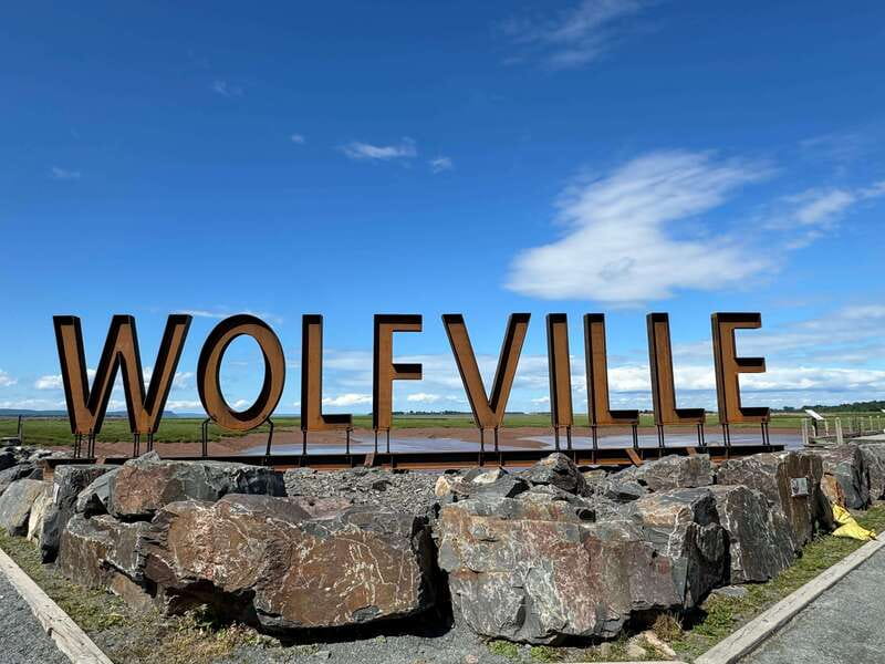 Halifax: Peggy's Cove, Lunenburg, and Annapolis Valley Tour - Peggy’s Cove and its famous lighthouse