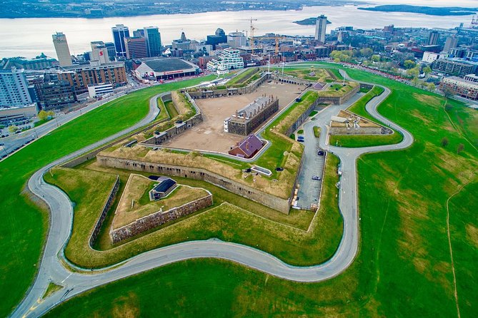 Halifax Premium Tour: Peggy's Cove, Citadel & Titanic Cemetery - Guides, vehicles, and comfort