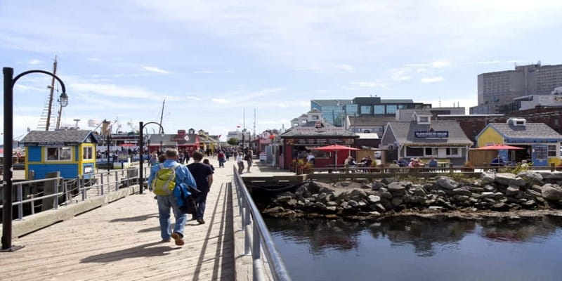 Halifax: Small Group Walking Tour with Citadel & Museum - Finishing at Pier 21 instead of circling back