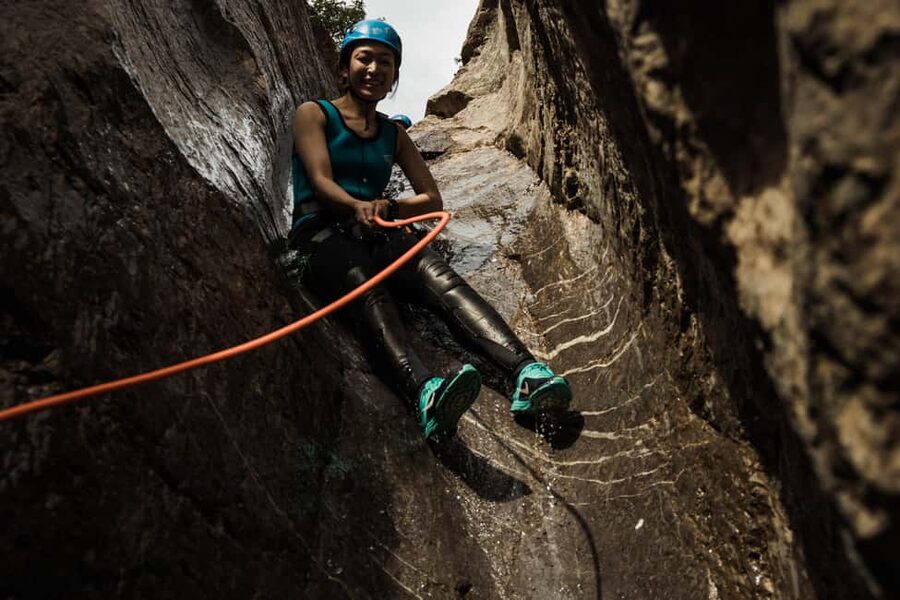 Heart Creek Canyoning tour - Beginner friendly - Near Banff - The lower canyon and the 18-meter waterfall