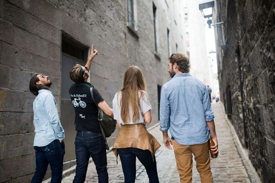 Highlights & Hidden Gems of Old Montreal guided walking tour - What the two hours feel like