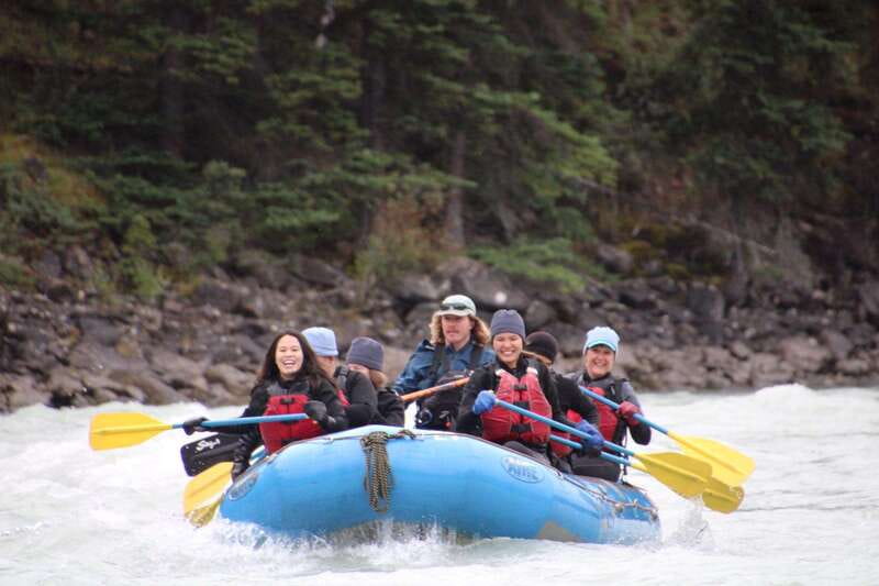 Jasper: Athabasca River Mile 5 Whitewater Rafting Tour - Four or five rapids, with enough splash