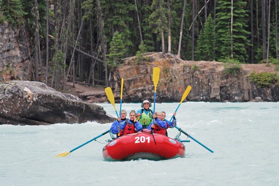 Jasper: Canyon Run Family Whitewater Rafting - Cold-weather preparation makes a real difference