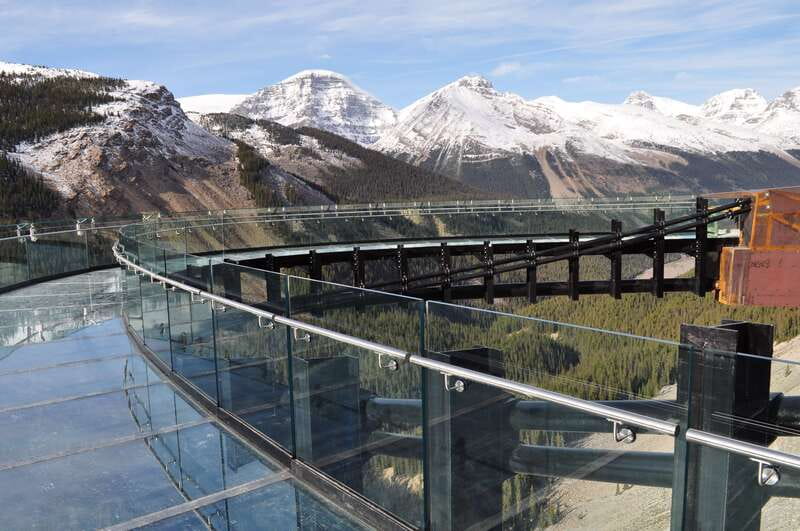 Jasper: Columbia Icefield Skywalk - Follow the 1-kilometer cliff-edge route
