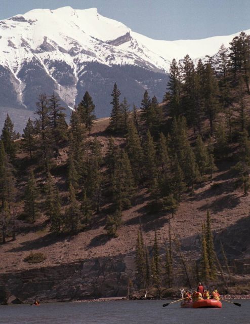 Jasper: Jasper National Park Easy 2-Hour Rafting Trip - Who should book the Athabasca float?