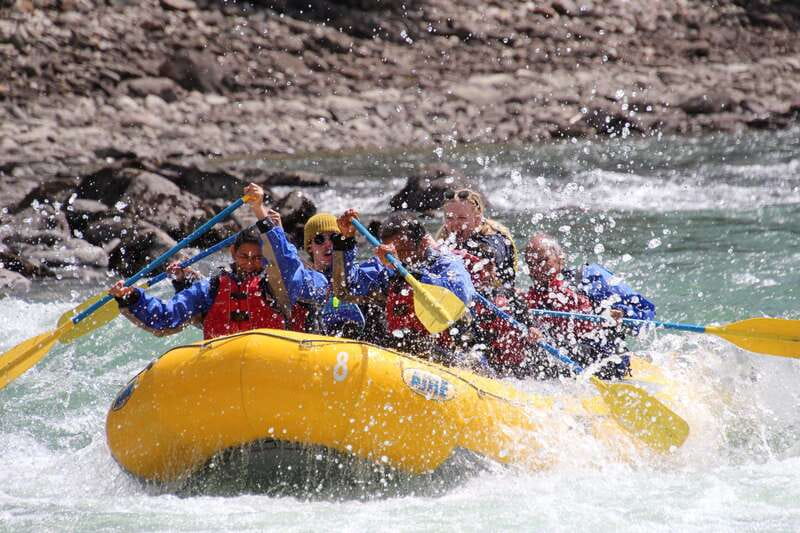 Jasper National Park: 2-Hour Whitewater Rafting - Wetsuits, boots, and the first safety talk