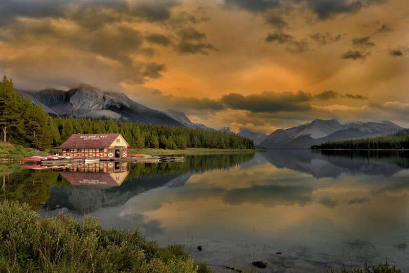 Jasper National Park: Maligne Lake Cruise With Guide - Who will enjoy this cruise most?