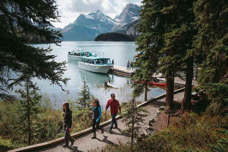 Jasper: Sightseeing Tour with Maligne Lake Cruise - What this Jasper day tour is really selling