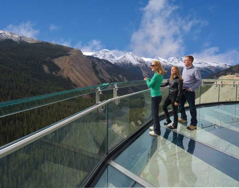 Jasper: Transfer to Banff/Lake Louise w/ Columbia Icefields - How the guide affects the day