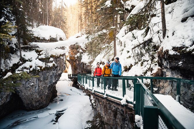 Johnston Canyon Icewalk - From Banff pickup to the canyon trail