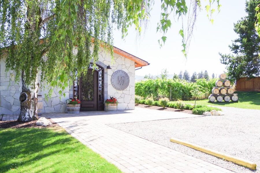 Kelowna: E-Bike Guided Wine Tour with Lunch & Tastings - The ride back to Lakeside Eco-Sports