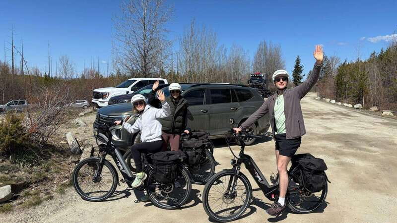 Kelowna: E-Bike Rental with In-App Navigation Guide - Picking a route for two, four, or eight hours